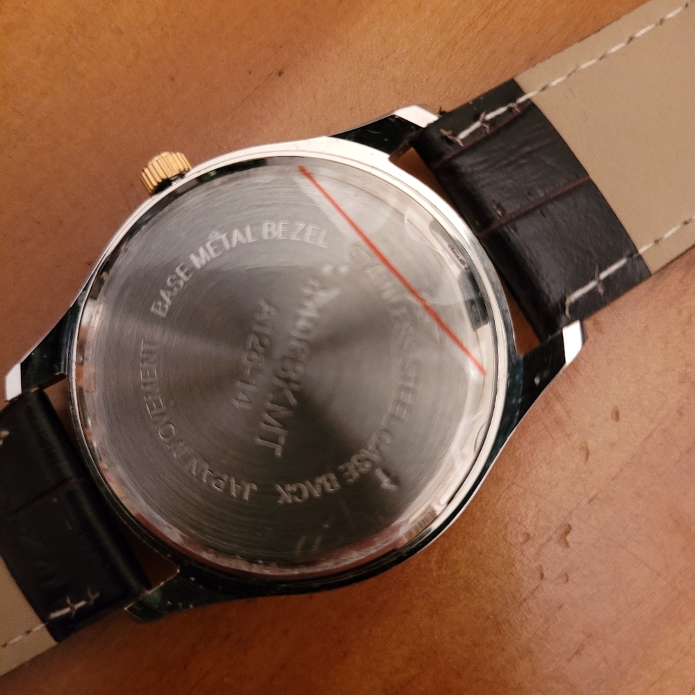 Diamond Quartz Watch - Picture 5 of 5